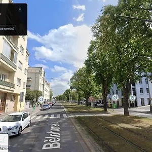 Apartamento 100, Praga